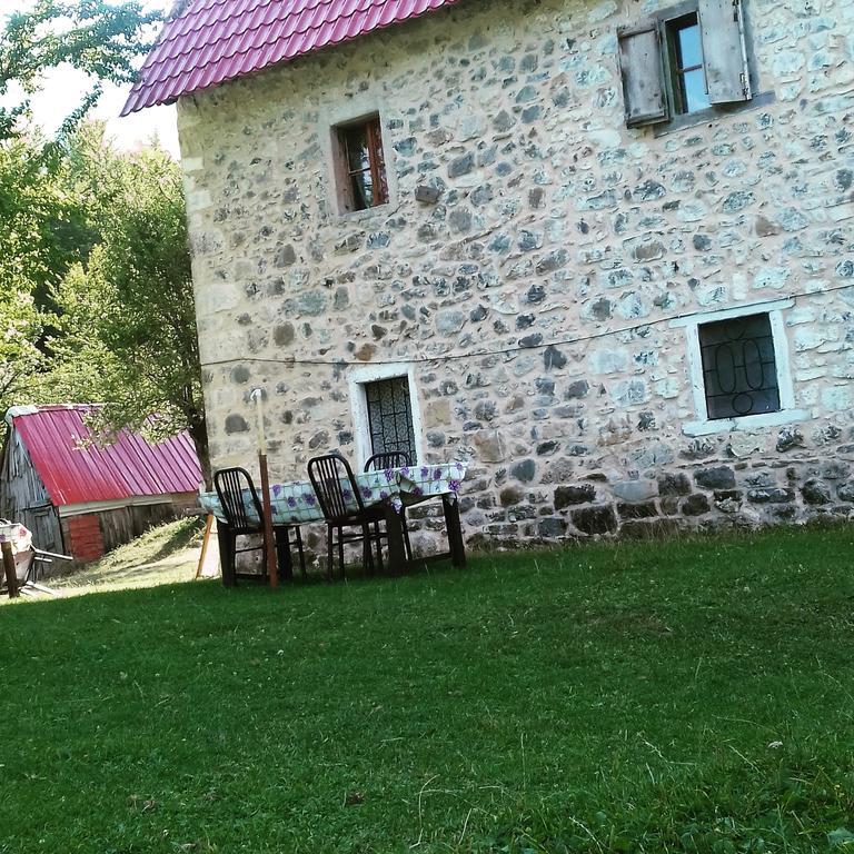 Guesthouse Dritan Tethorja Theth Exterior photo