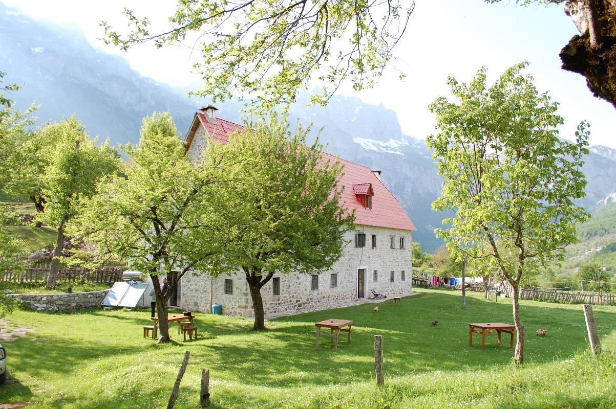 Guesthouse Dritan Tethorja Theth Exterior photo